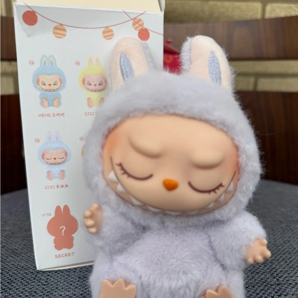 Pop Mart Labubu Plush Toy (Zizi) - Picture 6 of 8